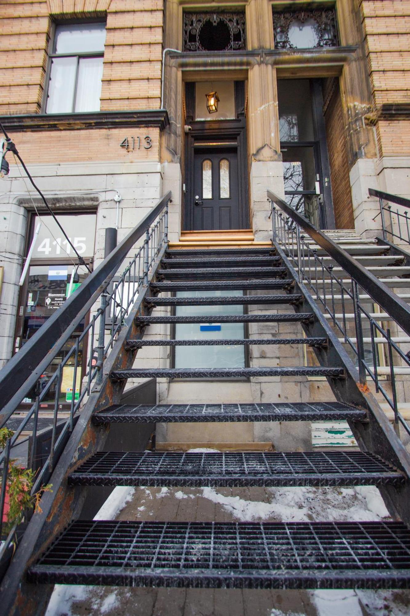 #14 - Self Check-in - Plateau - St-denis